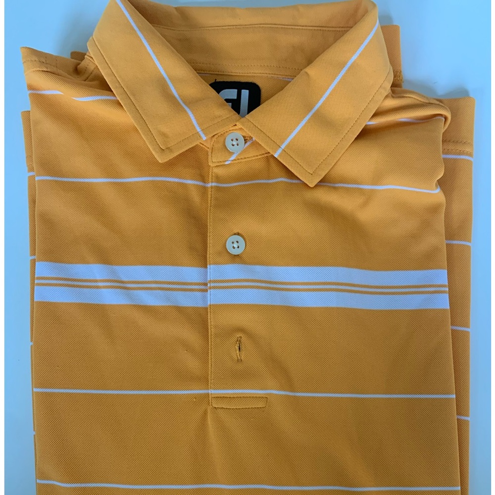 Short-sleeved shirt